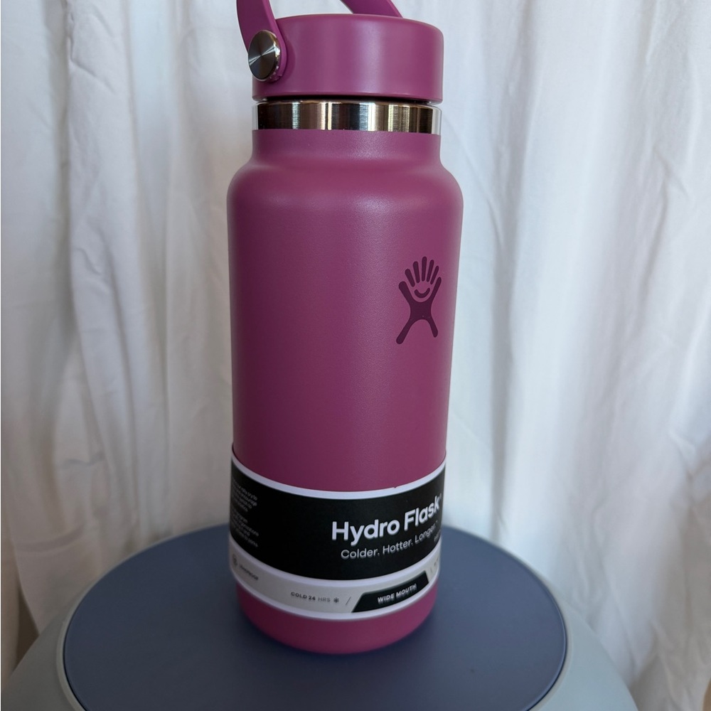 Hydro Flask Magenta Bottle